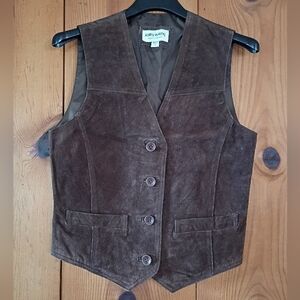 NWOT Kathy Ireland Sportswear Suede Button Down Vest
